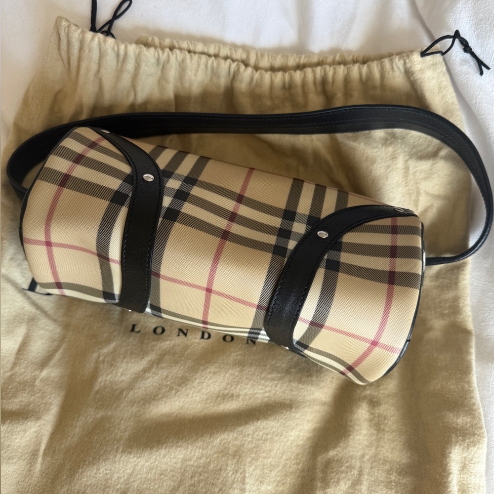 Burberry Barrel Bag - Picture 3 of 12